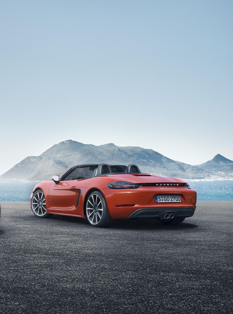  Porsche 718 Boxster S 2016 года  (фото 16 из 34)